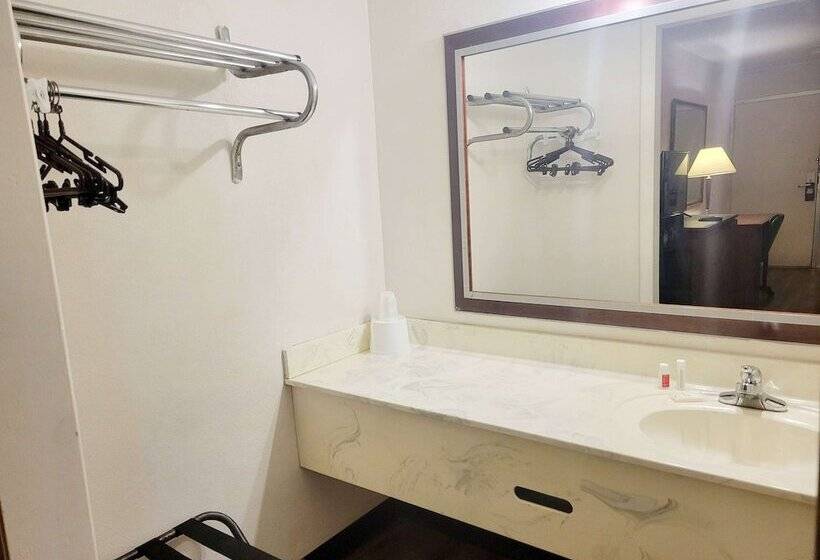 ホテル Baymont By Wyndham Hannibal