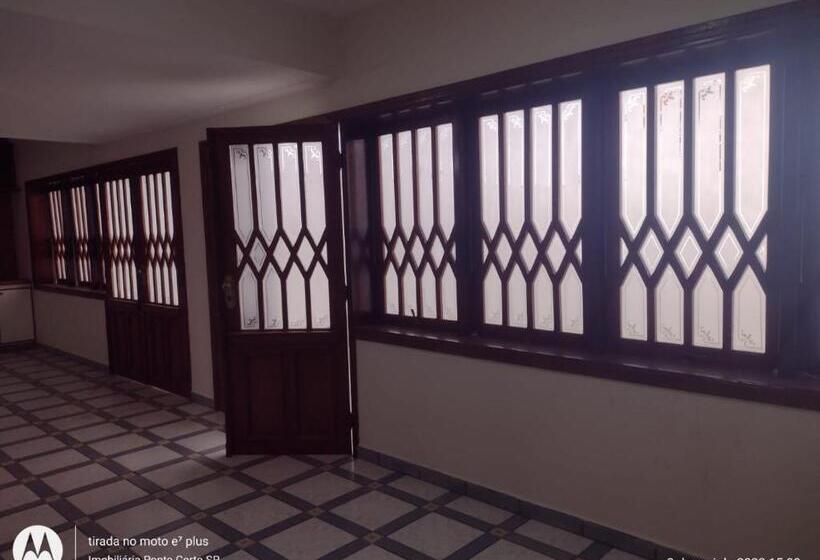 ペンション Acomodações Anfitriã