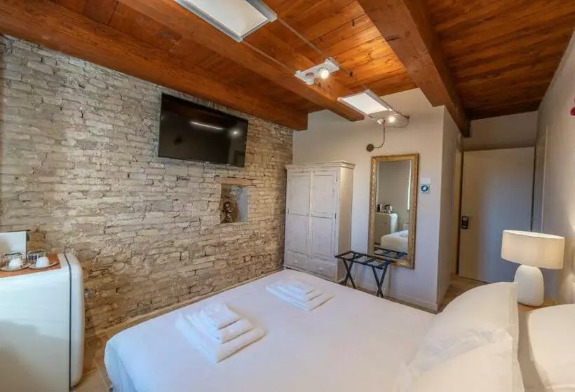 Majatalo Dolf   Porta Gemina