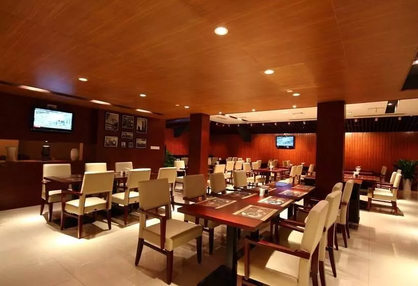 Отель Suzhou Canal Garden