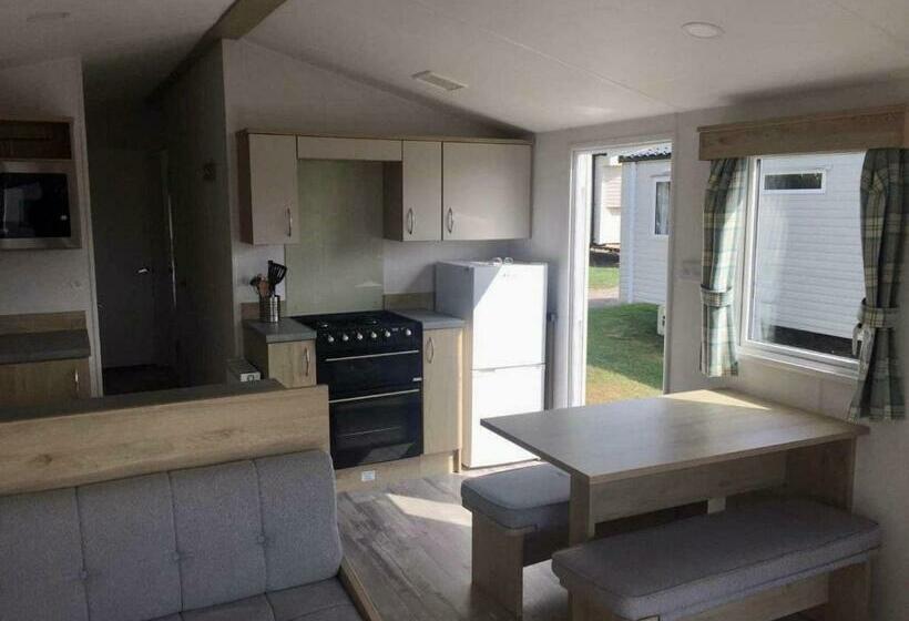 住宿加早餐  Caravan 22 The Beeches Caravan Park, Gilcrux