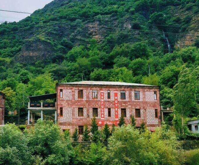 ベッドアンドブレックファースト Lalvar