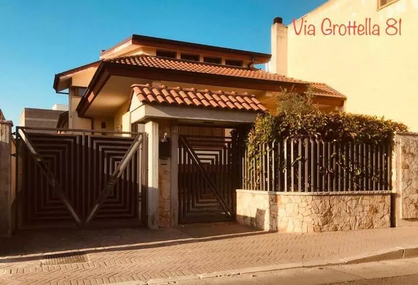 ベッドアンドブレックファースト Via Grottella 81   In Locazione Turistica