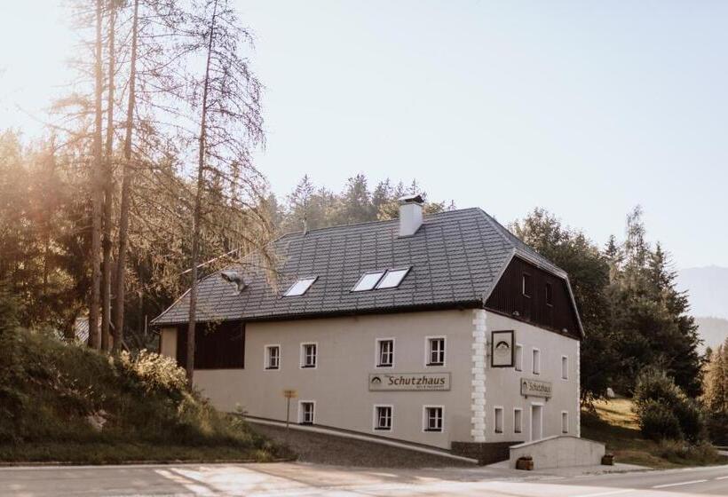 Das Schutzhaus Bed And Breakfast Dein Basislager Im Salzkammergut
