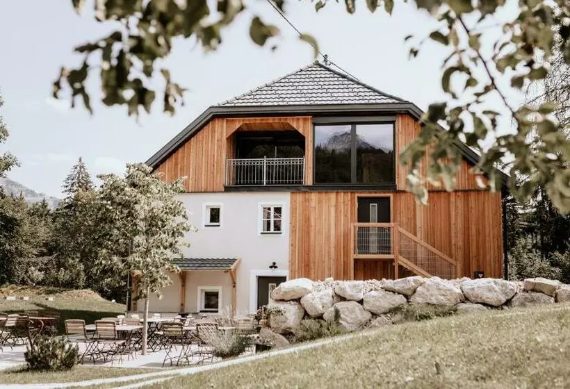Das Schutzhaus Bed And Breakfast Dein Basislager Im Salzkammergut