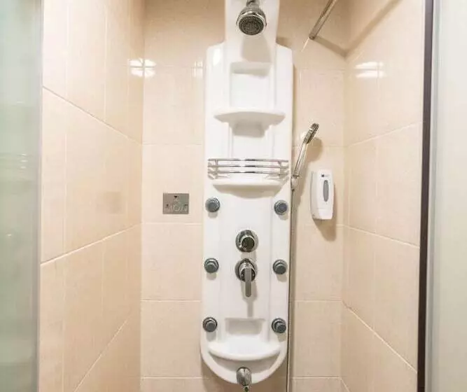 هتل Metacity Living