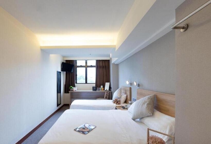 هتل Metacity Living