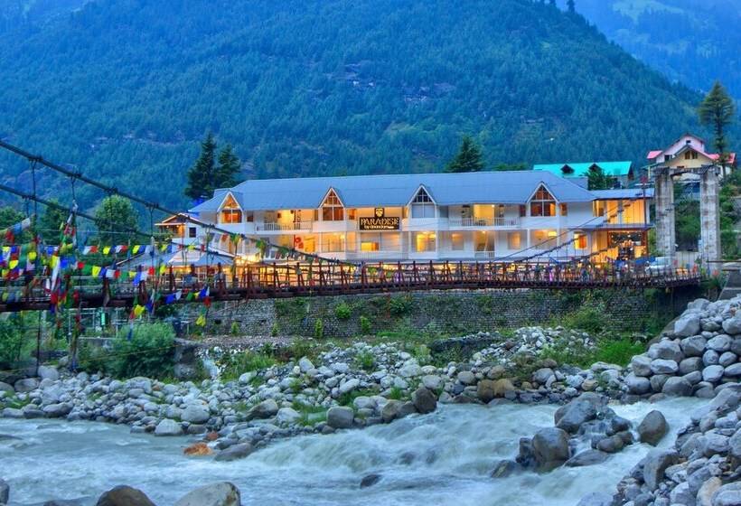 Hotel Paradisethe White House Cafe