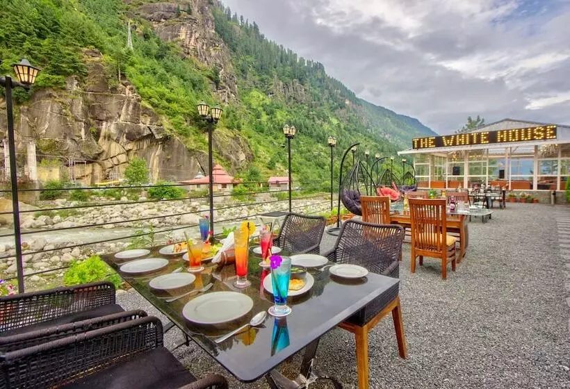 ホテル Paradisethe White House Cafe