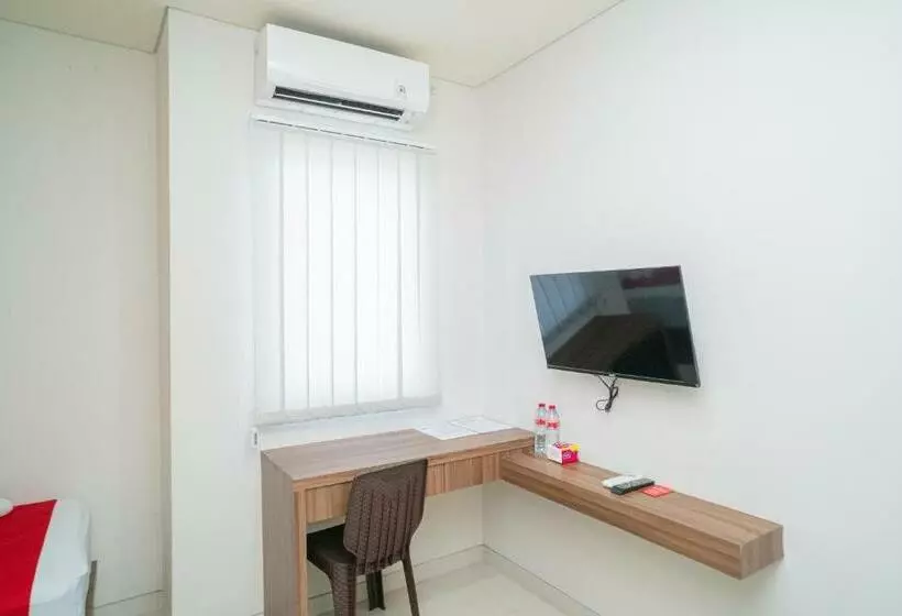 Hotelli Reddoorz Plus @ Jalan Pemuda Timur Bojonegoro