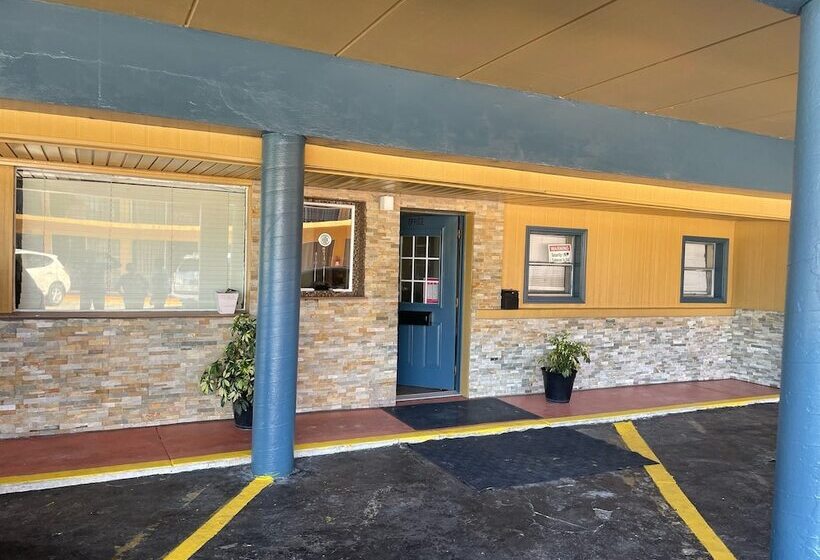 モーテル Royal Inn