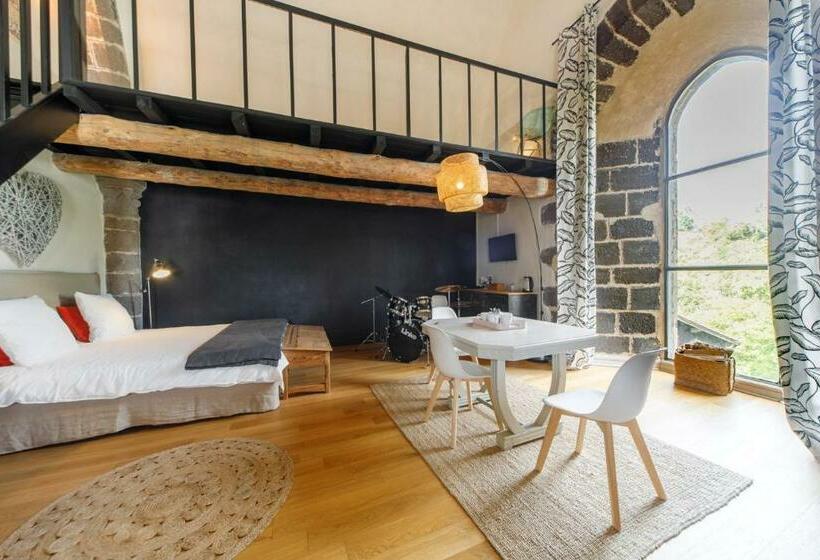 مبيت وإفطار Chambres Et Maisons D Hôtes Du Prieuré De La Bajasse Le 1150