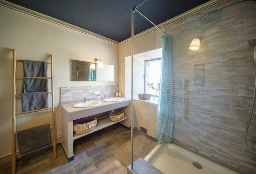 مبيت وإفطار Chambres Et Maisons D Hôtes Du Prieuré De La Bajasse Le 1150