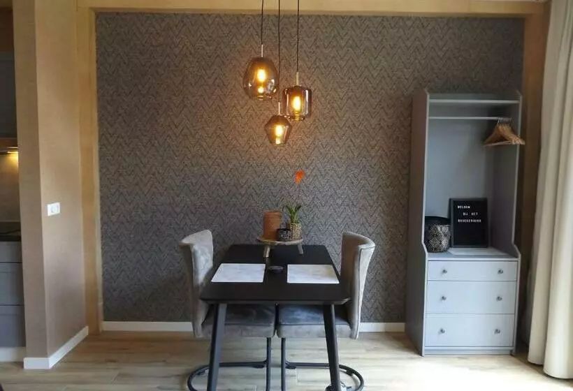 ベッドアンドブレックファースト Het Broekeroord