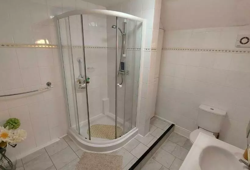 Aamiaismajoitus (B&B) Tennyson Lodge