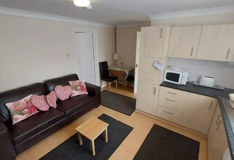 Aamiaismajoitus (B&B) Tennyson Lodge