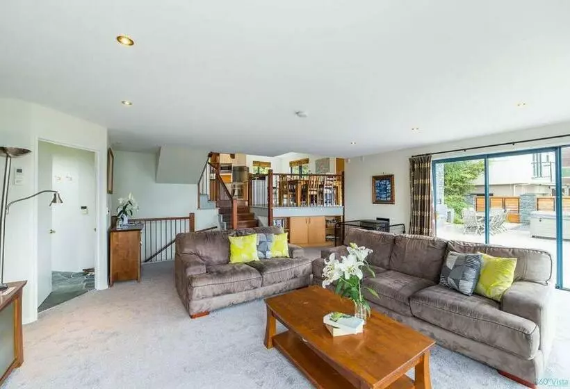 Belfast Retreat   Views And Spa Pool