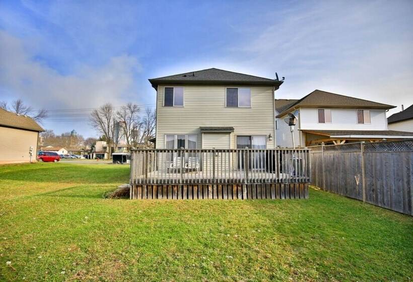 Beautiful Fallsview Home