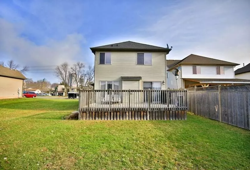 Beautiful Fallsview Home