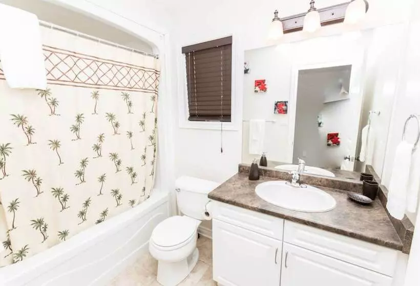 Beautiful Fallsview Home