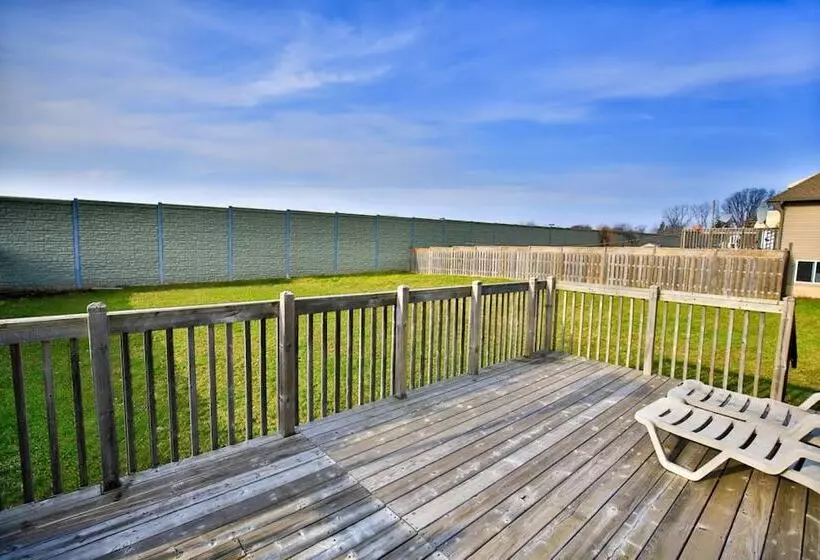 Beautiful Fallsview Home