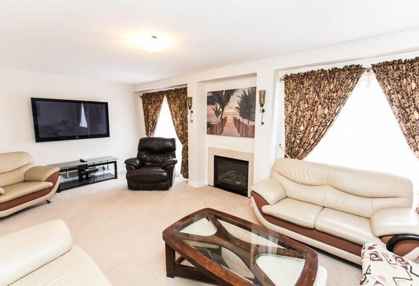 Beautiful Fallsview Home