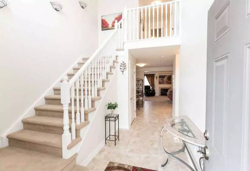 Beautiful Fallsview Home