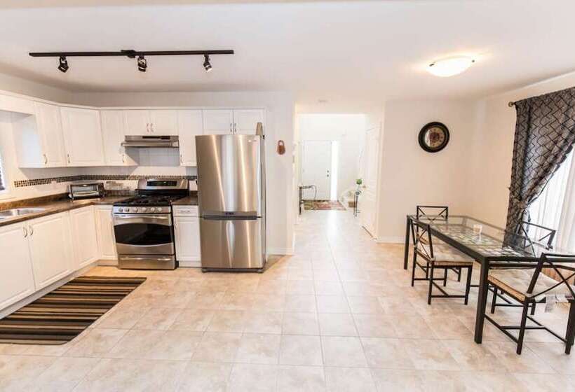 Beautiful Fallsview Home