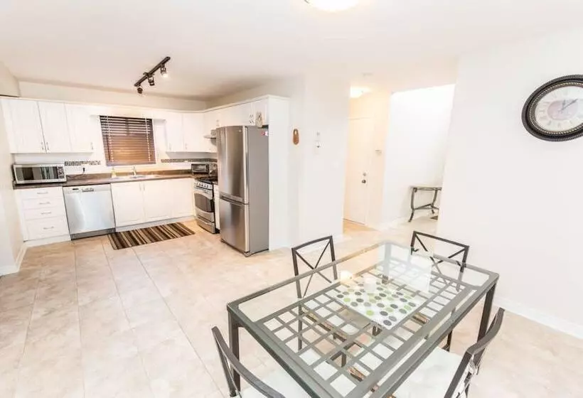 Beautiful Fallsview Home