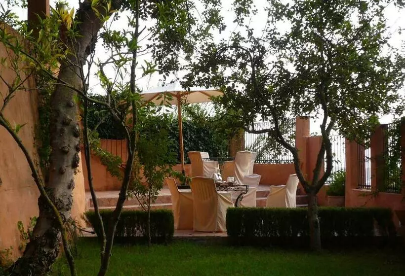 Riad Dar Rass El Maa