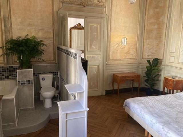 مبيت وإفطار Hôtel Du Marquis De Broc