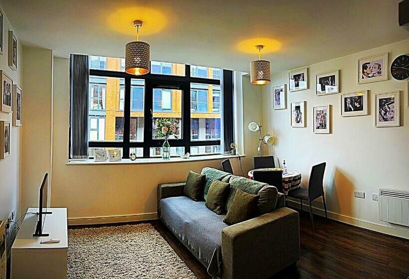 Cotton Apartment Chinatown Central Stay