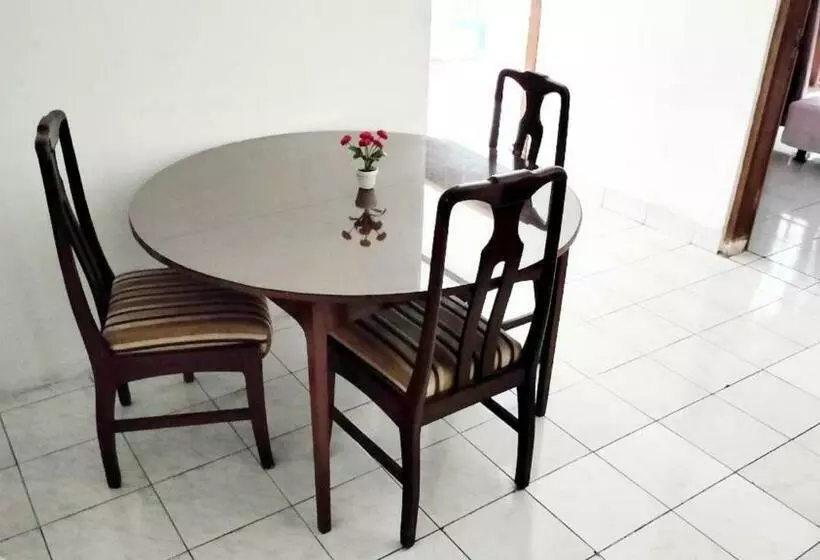 Hotel Express O 91293 House