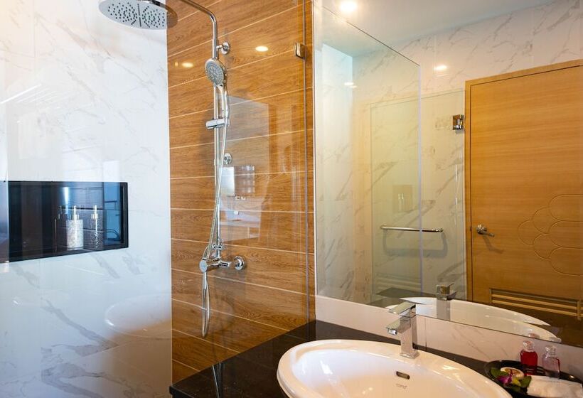 Golden Paradise Hotel Sha Plus