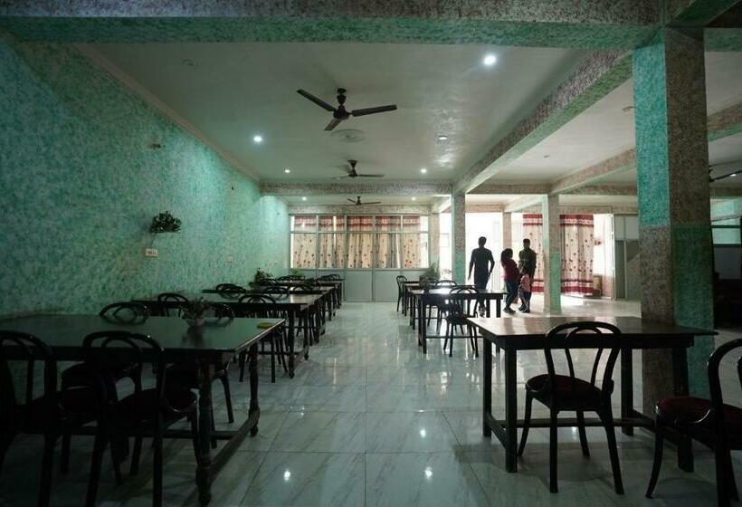 Hotel J R Place & Restaurant By Wb Inn