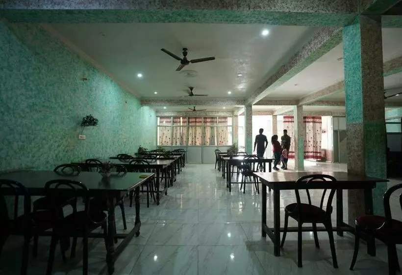 ホテル J R Place & Restaurant By Wb Inn