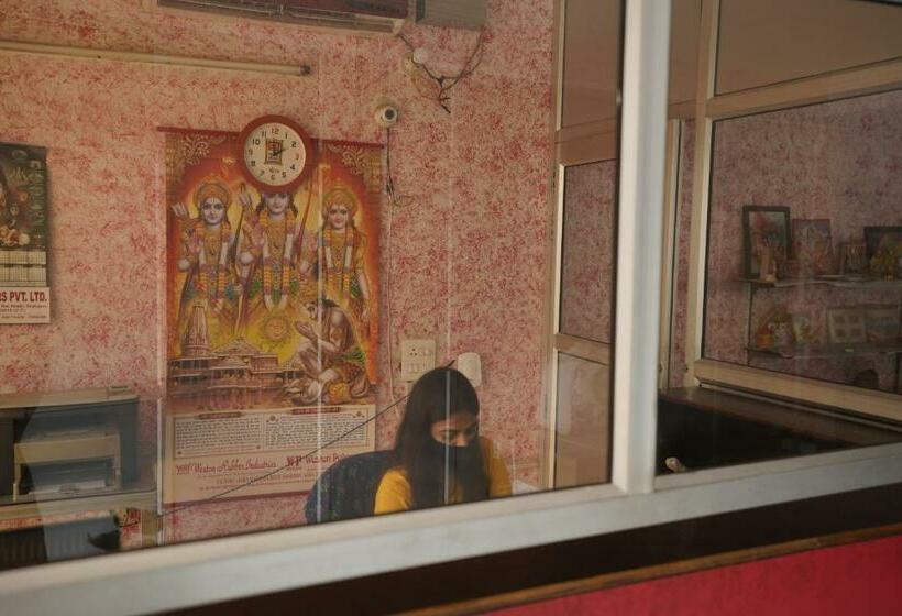 Hotel J R Place & Restaurant By Wb Inn