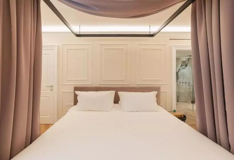 Naxi Suites