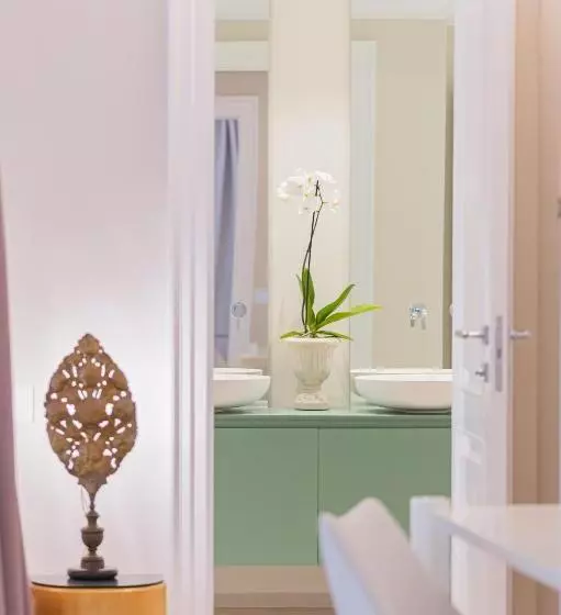 Naxi Suites