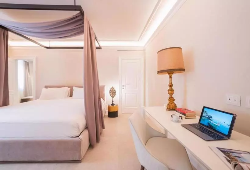 Naxi Suites