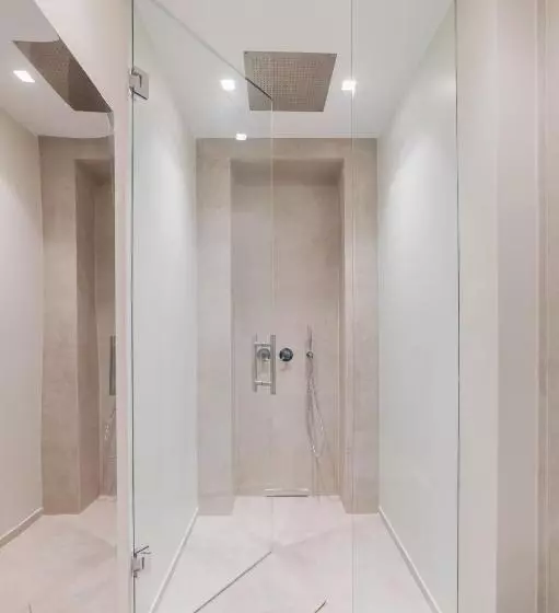 Naxi Suites