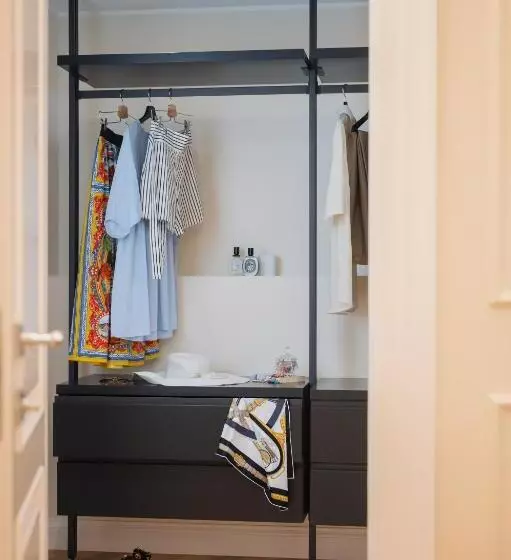 Naxi Suites