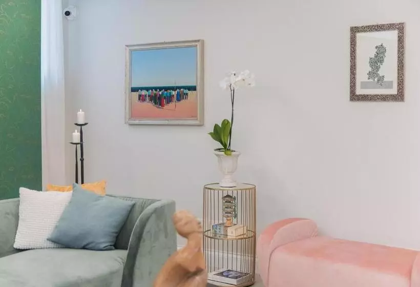 Naxi Suites