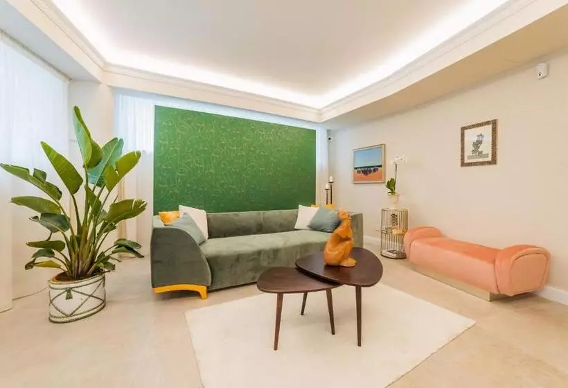 Naxi Suites