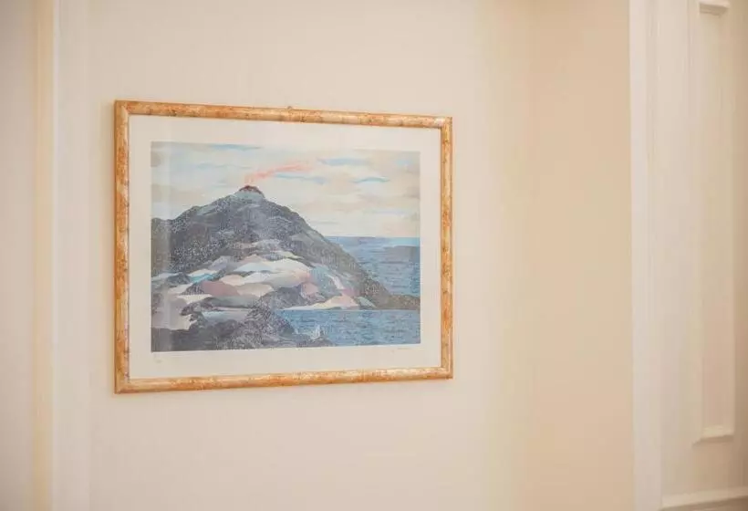 Naxi Suites