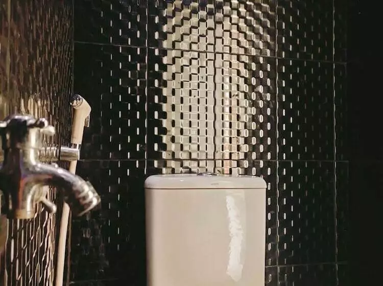 Hotelli Express O 91277 Atiq Homestay Syariah