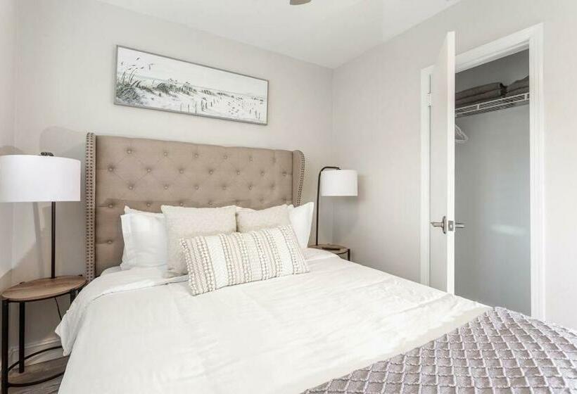 Beautiful Pompano Beach Retreat! Salt Water Pool!