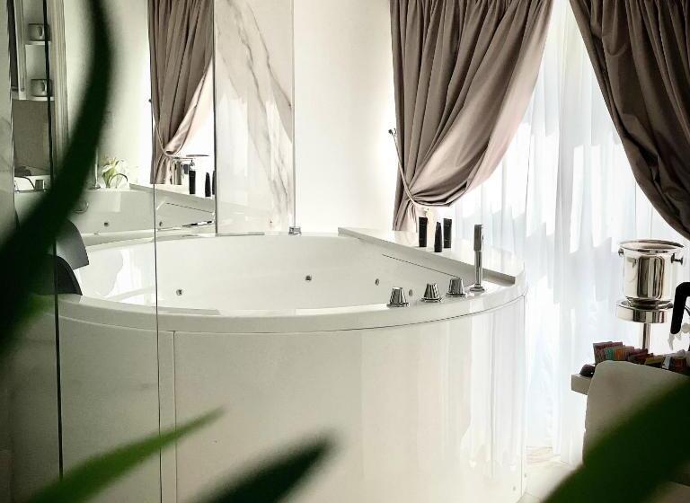 مبيت وإفطار Domus De Cinti