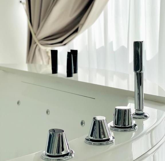 مبيت وإفطار Domus De Cinti