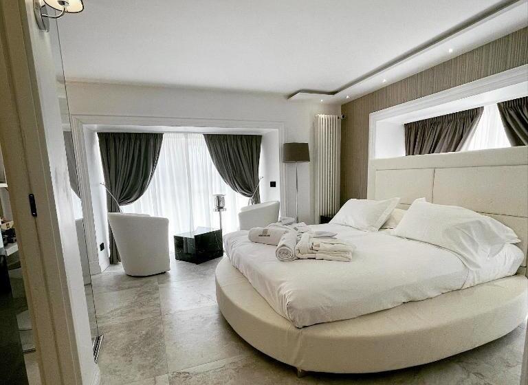 مبيت وإفطار Domus De Cinti